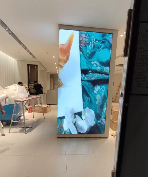 新巴尔虎右商场门店转角LED显示屏